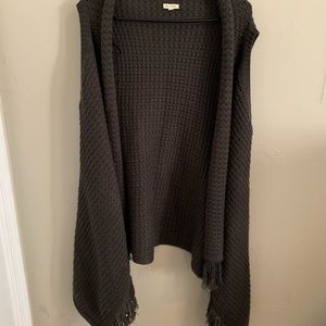 Large grey kitted dressy vest